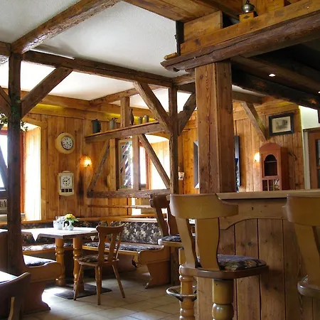 Landhotel Goldener Becher 3*