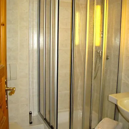 Landhotel Goldener Becher 3*
