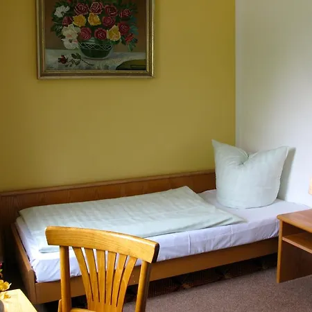 Hotel Goldener Becher 3*